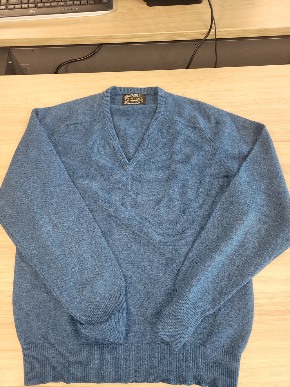 🔥Vintage Puritan Men's Heathered Blue V-Neck Sweater